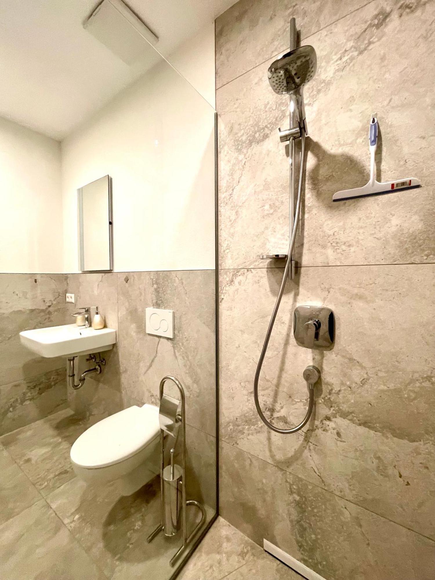 Neu Grosse Einzimmerwohnung Im Zentrum Goldstadt Pforzheim Schloessle 외부 사진