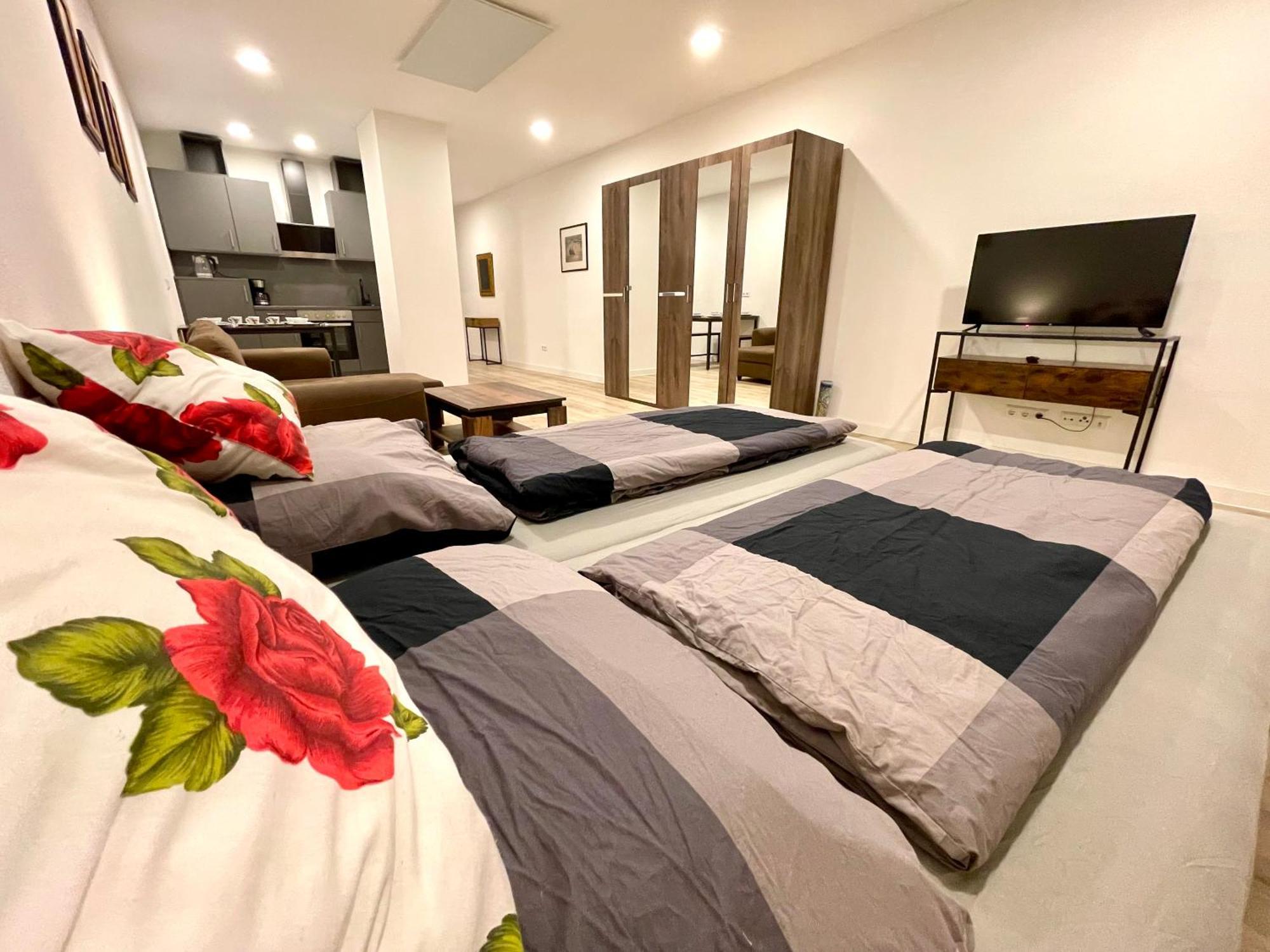 Neu Grosse Einzimmerwohnung Im Zentrum Goldstadt Pforzheim Schloessle 외부 사진