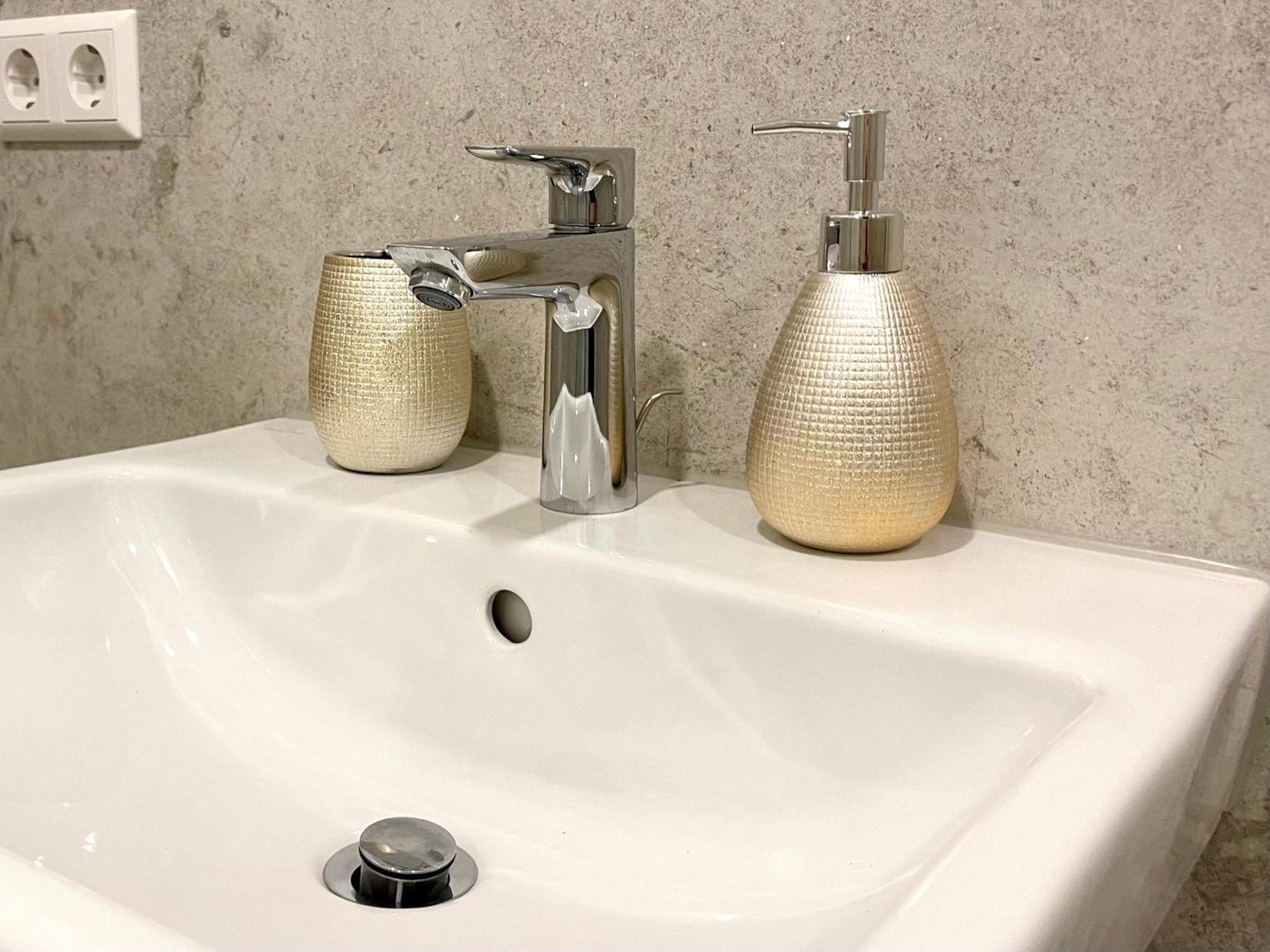 Neu Grosse Einzimmerwohnung Im Zentrum Goldstadt Pforzheim Schloessle 외부 사진