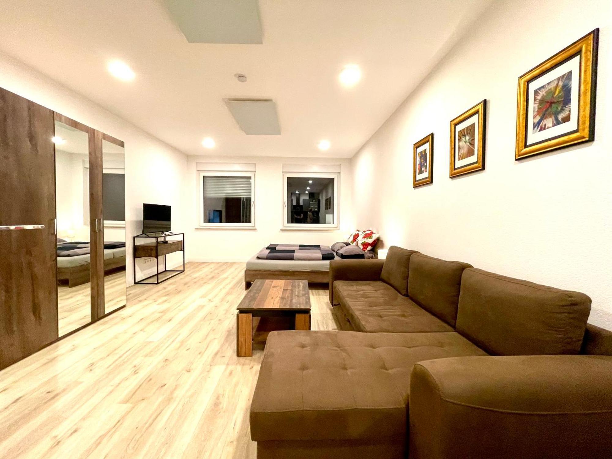 Neu Grosse Einzimmerwohnung Im Zentrum Goldstadt Pforzheim Schloessle 외부 사진