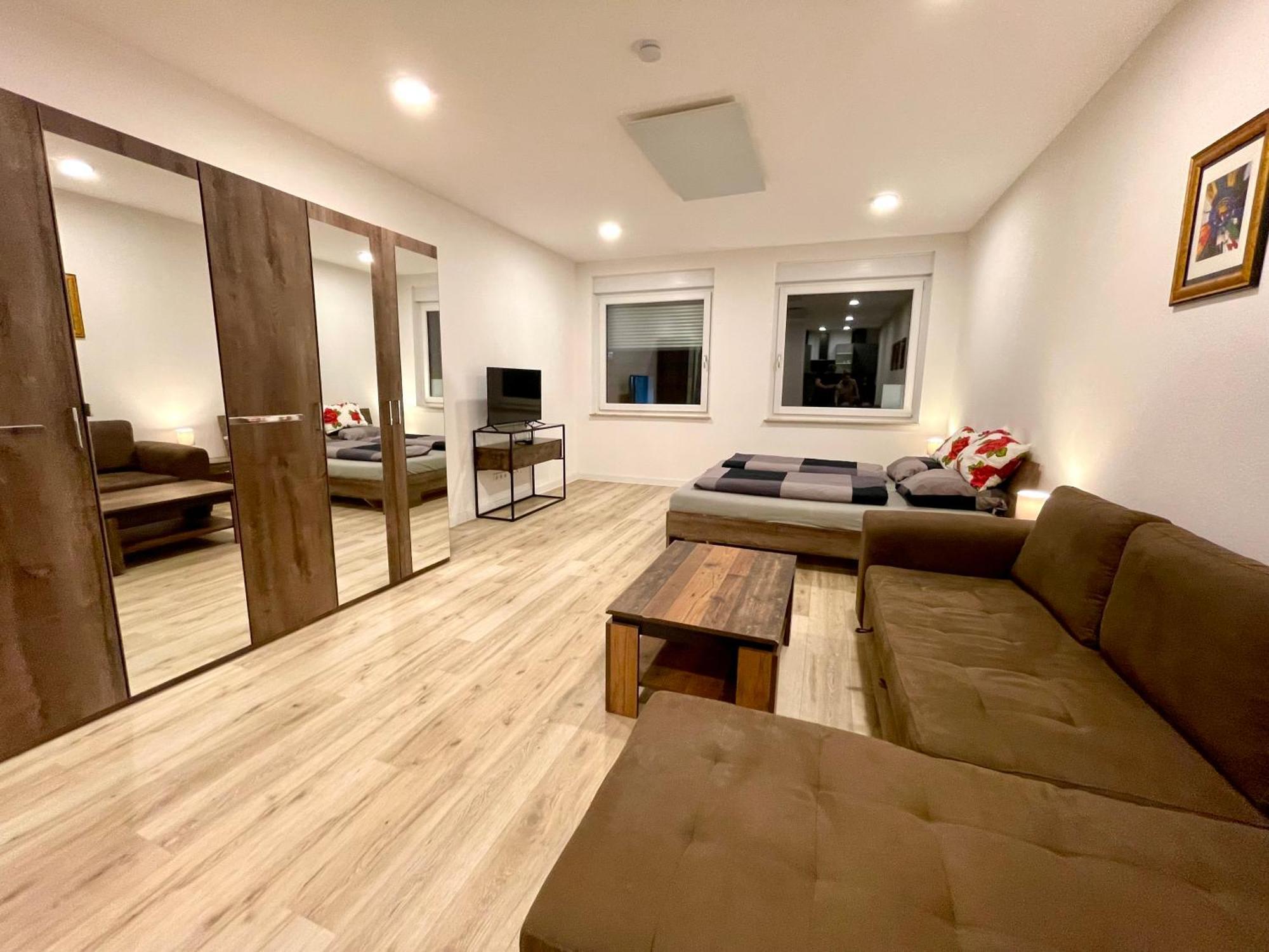 Neu Grosse Einzimmerwohnung Im Zentrum Goldstadt Pforzheim Schloessle 외부 사진