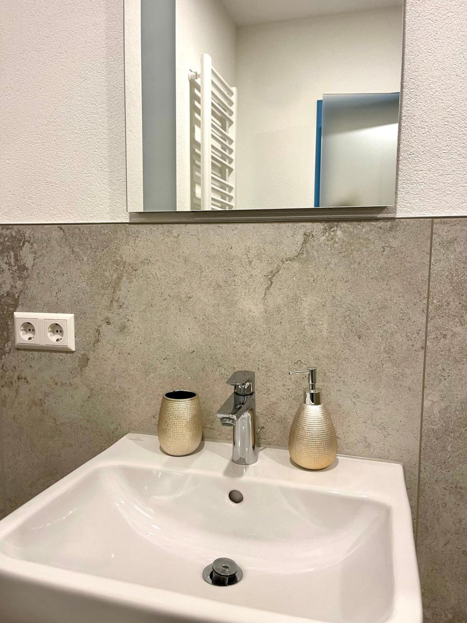 Neu Grosse Einzimmerwohnung Im Zentrum Goldstadt Pforzheim Schloessle 외부 사진