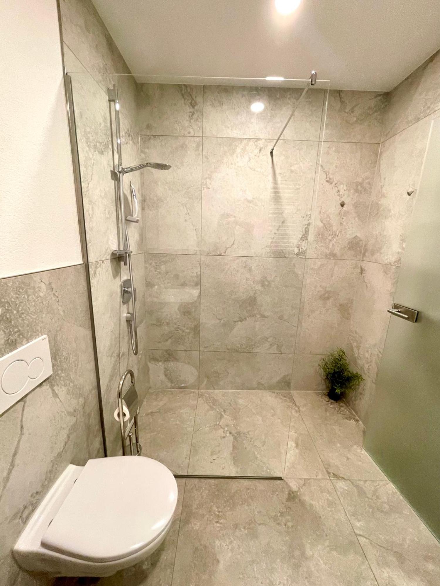 Neu Grosse Einzimmerwohnung Im Zentrum Goldstadt Pforzheim Schloessle 외부 사진