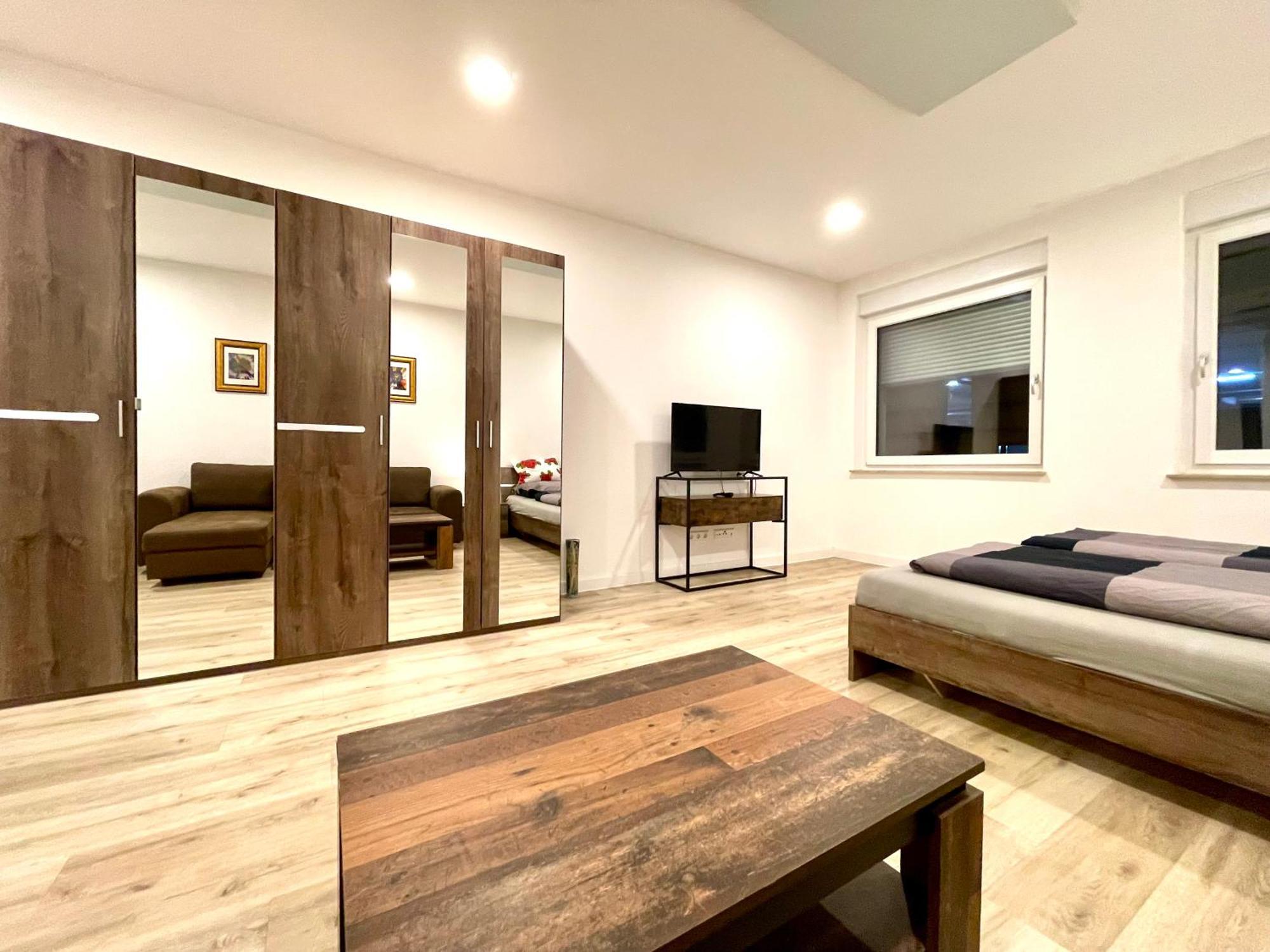 Neu Grosse Einzimmerwohnung Im Zentrum Goldstadt Pforzheim Schloessle 외부 사진