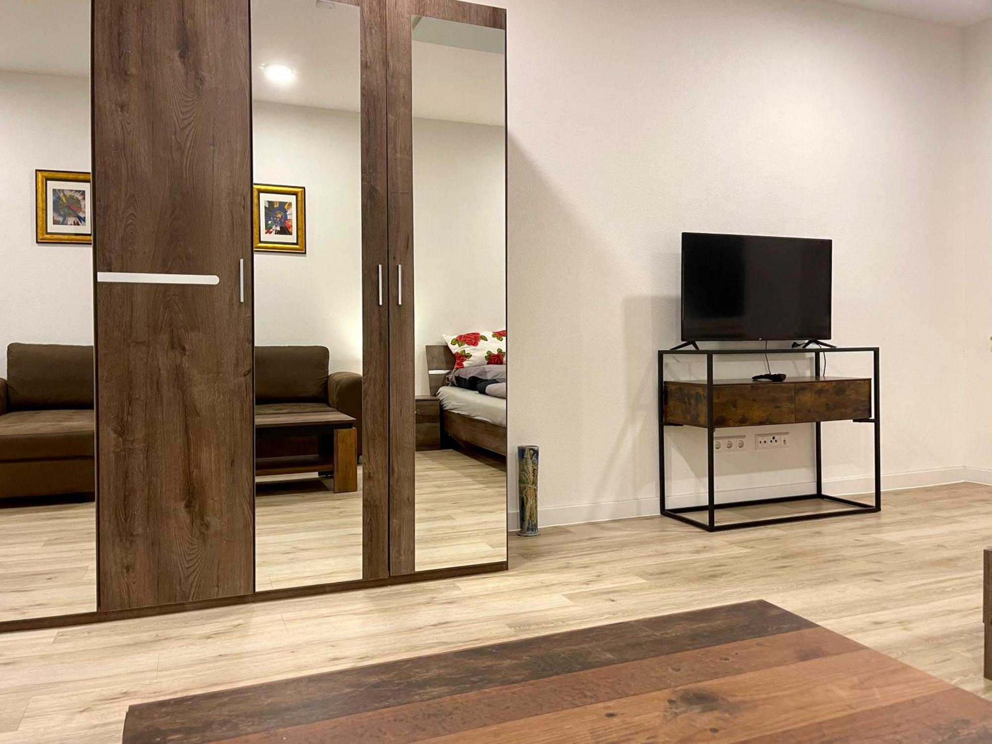 Neu Grosse Einzimmerwohnung Im Zentrum Goldstadt Pforzheim Schloessle 외부 사진
